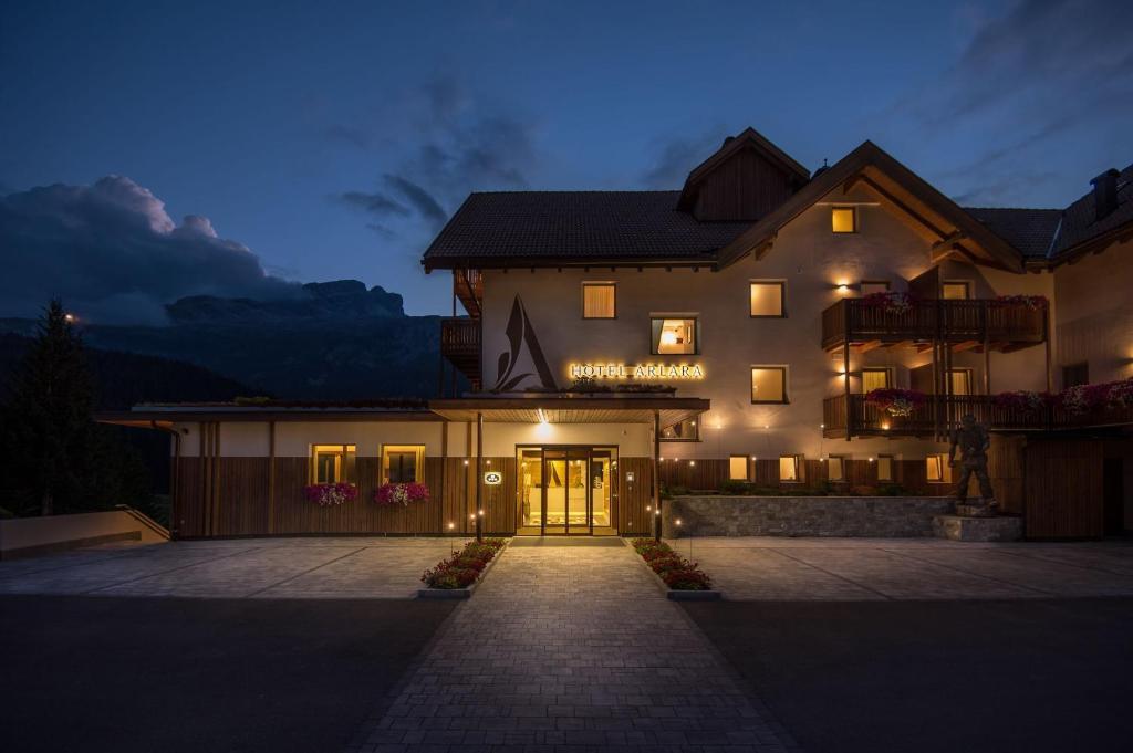 Hotel Arlara Corvara In Badia Εξωτερικό φωτογραφία